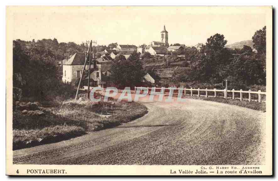 CPA Pontaubert La Vallee Jolie La route d'Avallon 