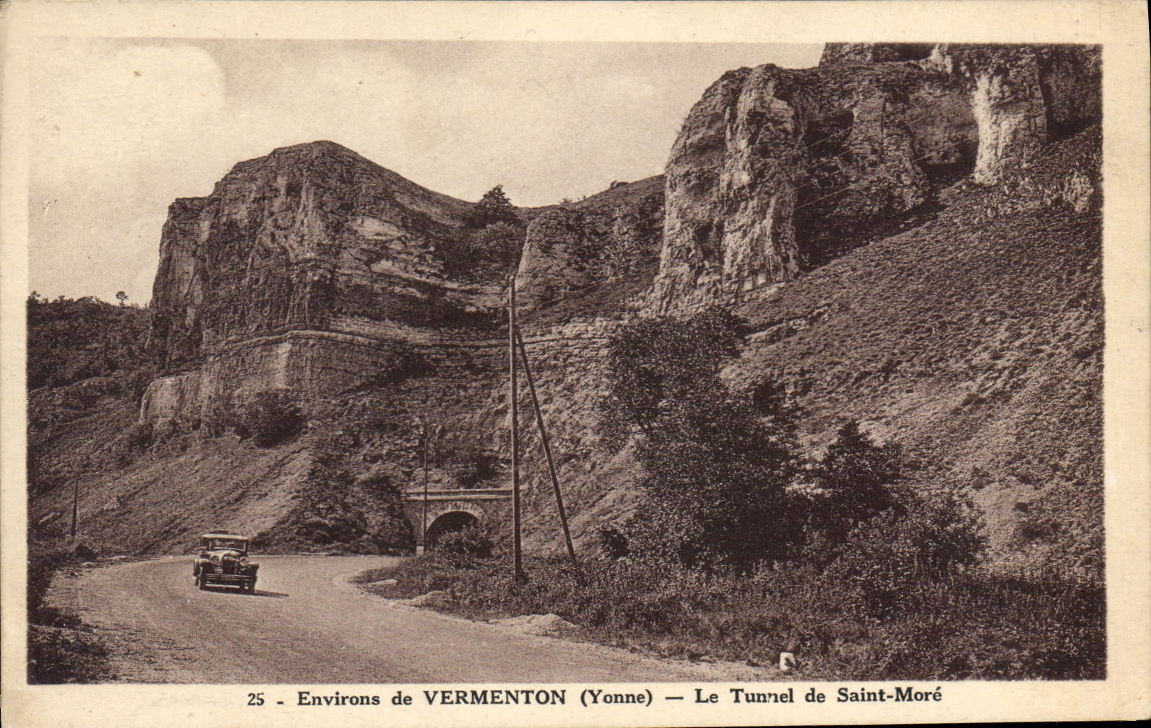 CPA Environs de Vermenton Yonne Le Tunnel de Saint More 