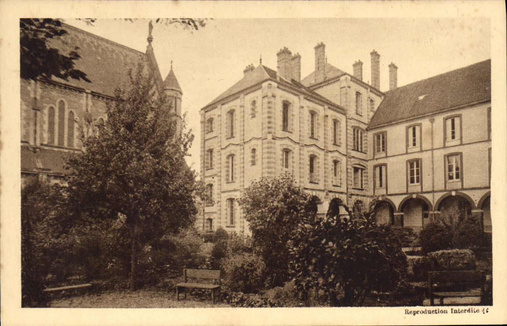 CPA Monastere de Sainte Colombe les Sens Cote nord est 