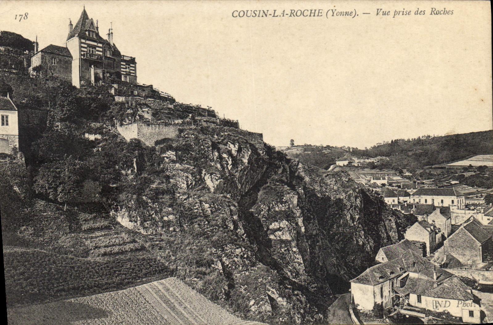 CPA Cousin la Roche Yonne Vue prise des Roches 