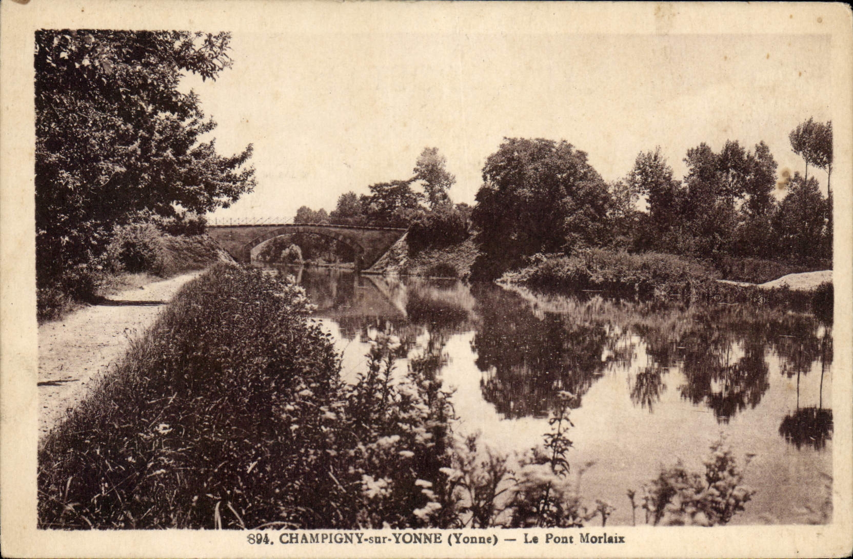 CPA Champigny sur Yonne Yonne Le Pont Morlaix 