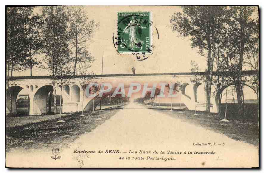 Environs de SENS — Les Eaux de la Vanne à la traversée de la route Paris-Lyon — Collection P. R. - 5
