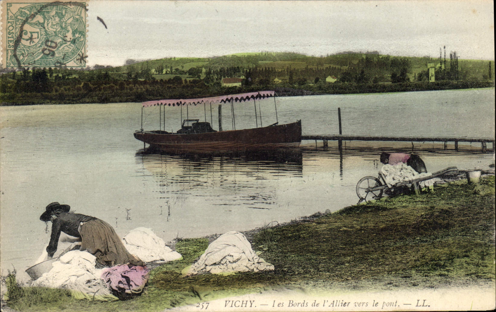 Vichy — Les Bords de l'Allier vers le pont — LL. — n°257