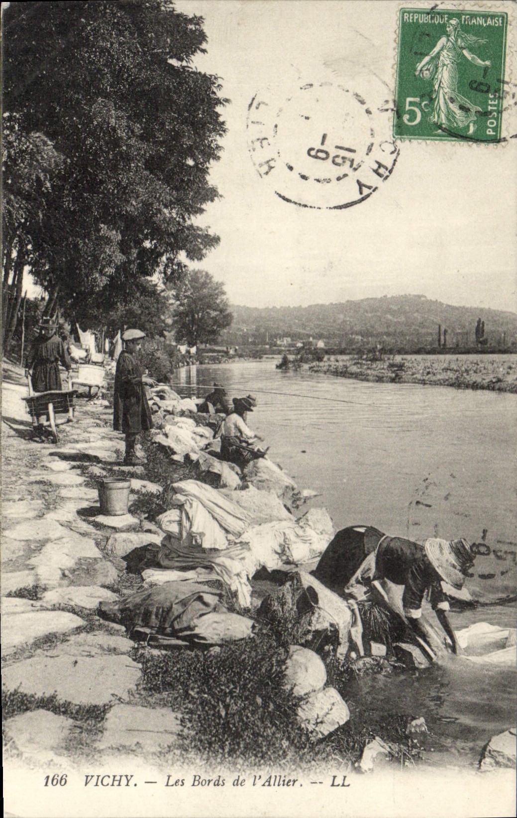 Vichy — Les Bords de l'Allier — LL