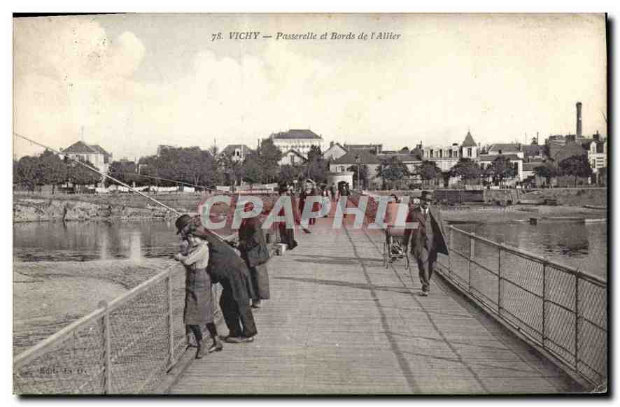 CPA Vichy Passerelle et Bords de l'Allier 