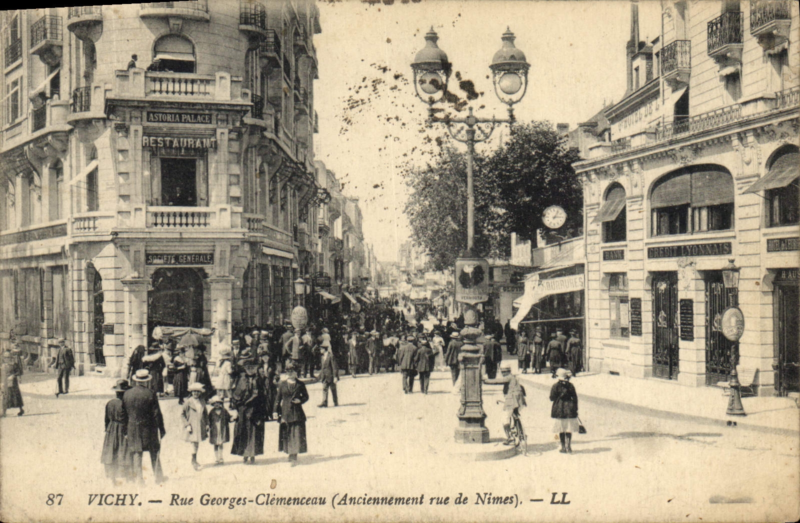 Vichy — Rue Georges-Clémenceau (Anciennement rue de Nîmes) — LL