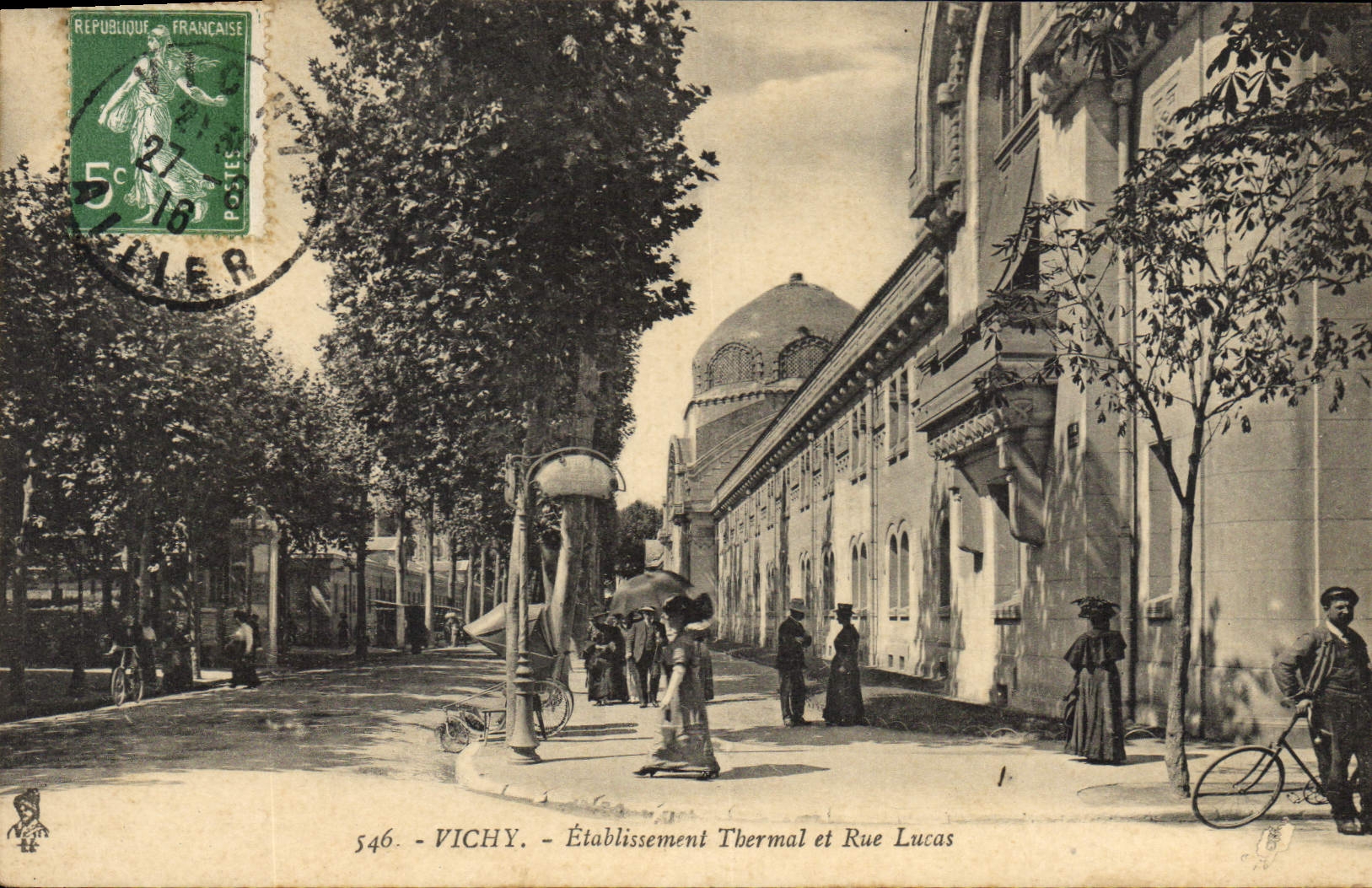 CPA Vichy Etablissement et Rue Lucas 