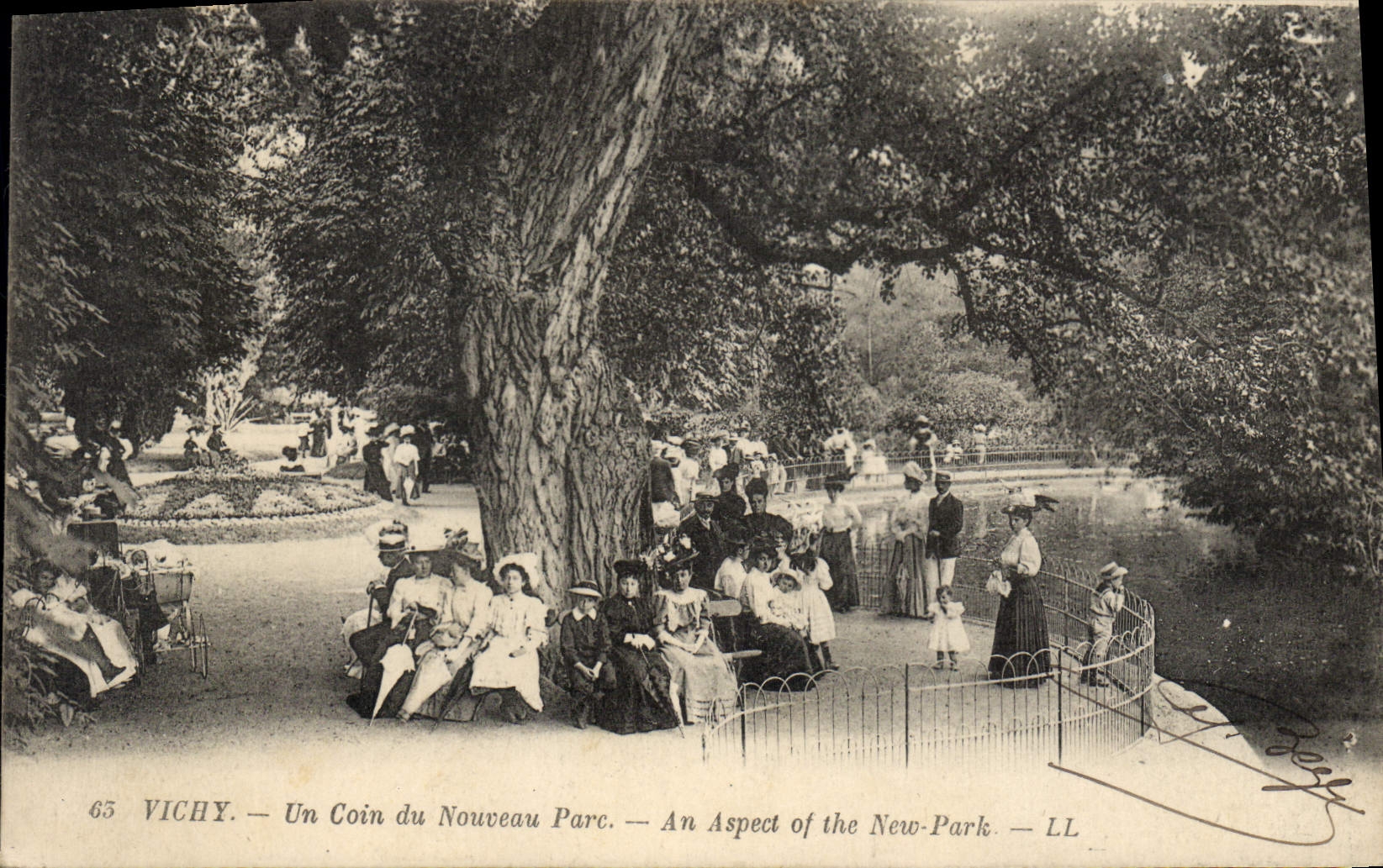 CPA Vichy Un Coin du Nouveau Parc 