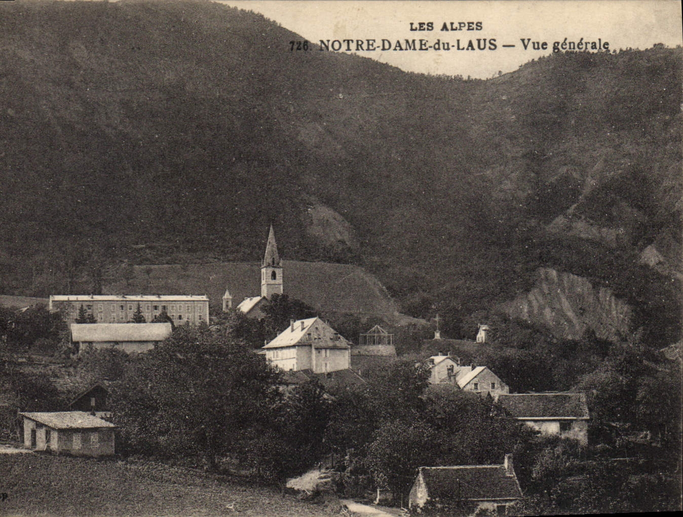 NOTRE-DAME-du-LAUS — Vue générale — Les Alpes