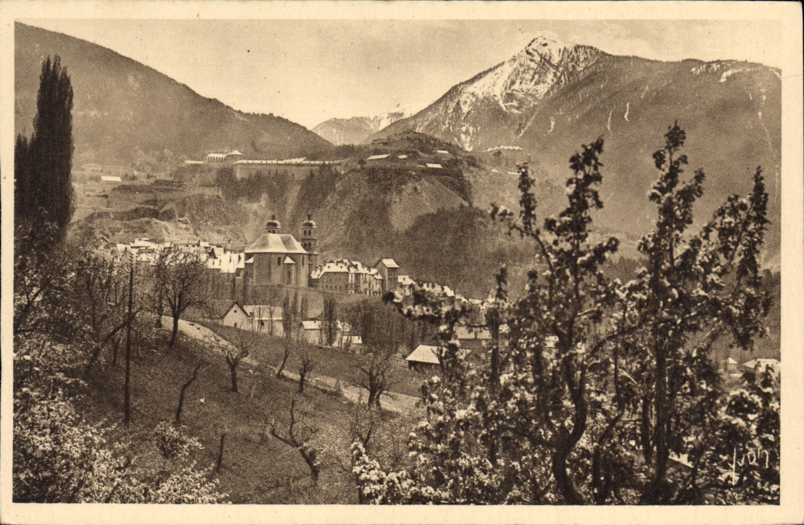 BRIANÇON (Htes-Alpes) — Vue générale (alt. 1331 m.) — Les Editions d'Art YVON, Paris