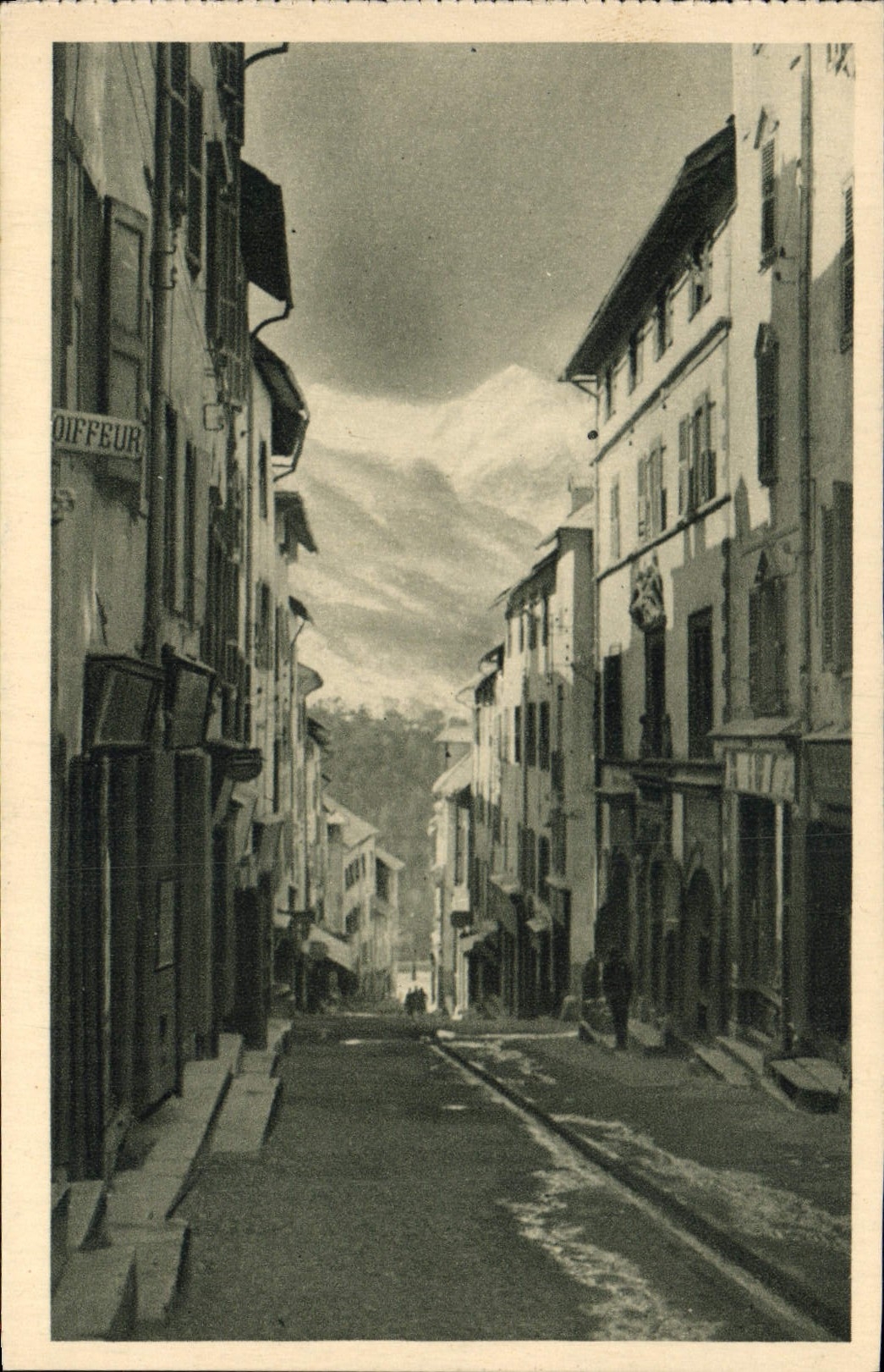 BRIANÇON — La Grande Rue — Au fond, le Pic de Pierre Eyraut (2906m) — Édition L. MAUROCE, Briançon