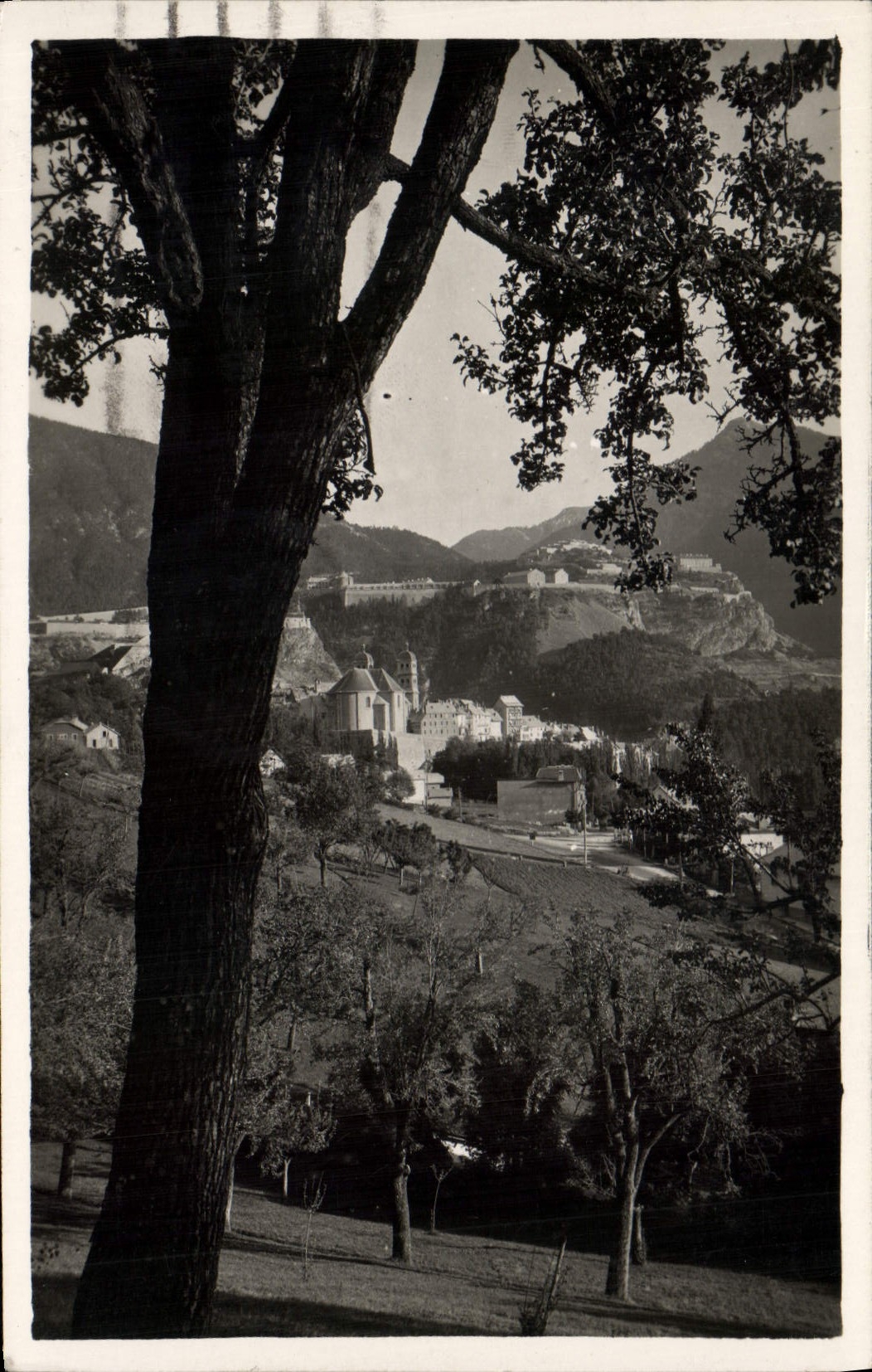 Paysages de BRIANÇON sur la route des Grandes Alpes — Photo. A. MOLLARET - Grenoble