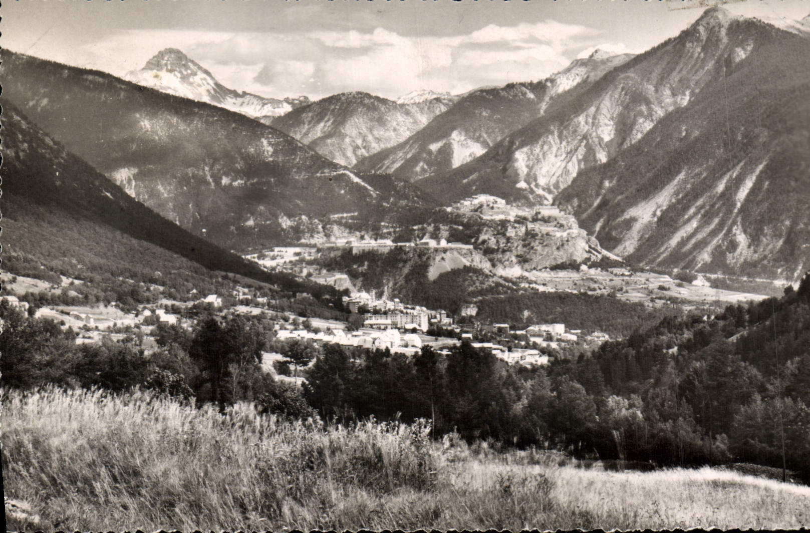 BRIANÇON (Hautes-Alpes) — Vue générale, Rochebrune (3324 m) — Éditions La Cigogne, n° 05.023.43