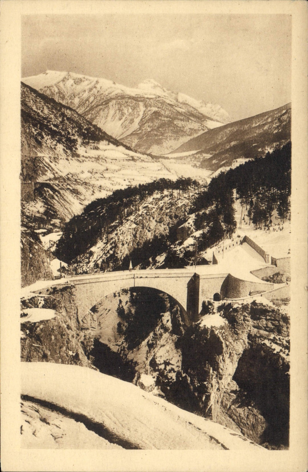 CPA Briancon Le Pont d'Asfeld la route de Montgenieve et le Chaberton Italie 