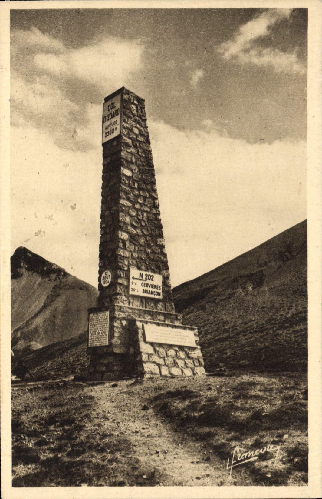 Col d'Izoard — Monument à 2360 m — Éditions F. Francou, Briançon