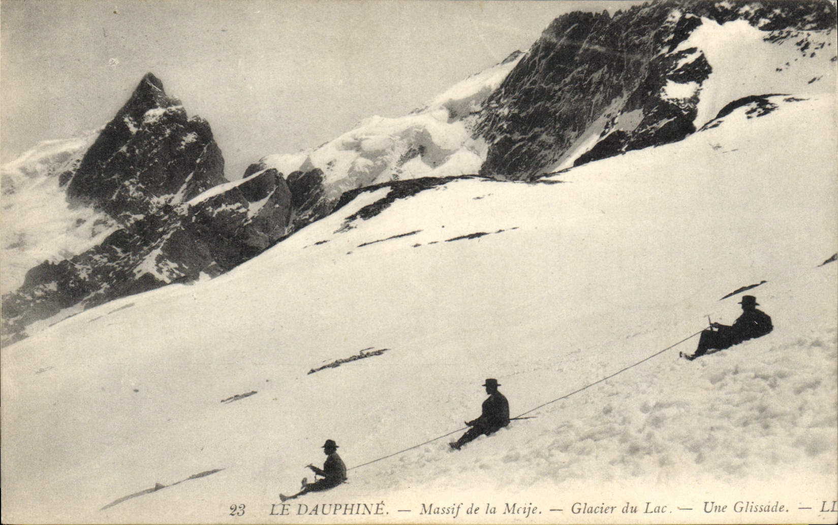 Le Dauphiné — Massif de la Mcije — Glacier du Lac — Une Glissade — LL 23