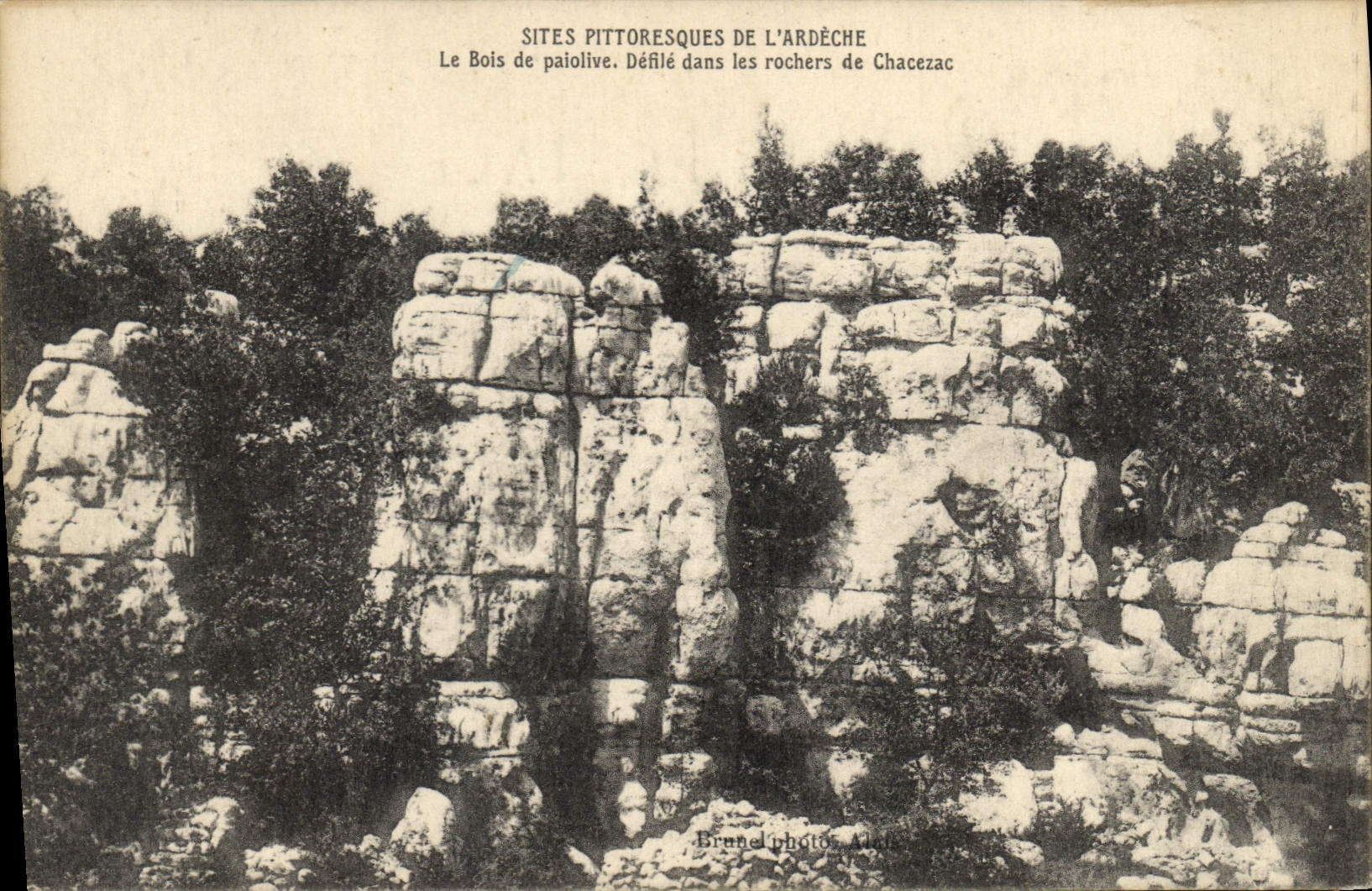 Le Bois de paiolive — Défilé dans les rochers de Chacezac — Branet photos, Alès
