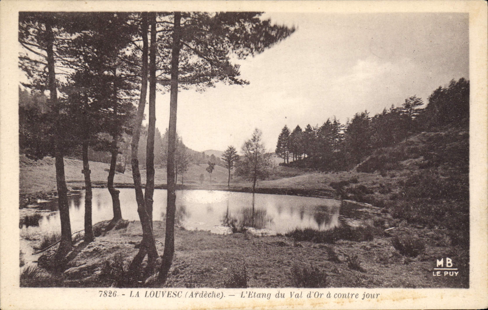 CPA La Louvesc Ardeche L'Etang du Val d'Or a contre jour 