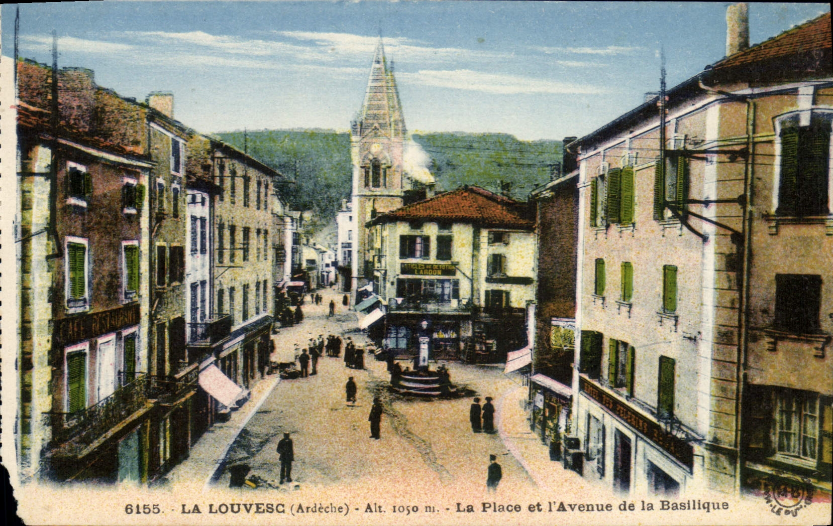 CPA La Louvesc Ardeche La Place et l'Avenue de la Basilique 