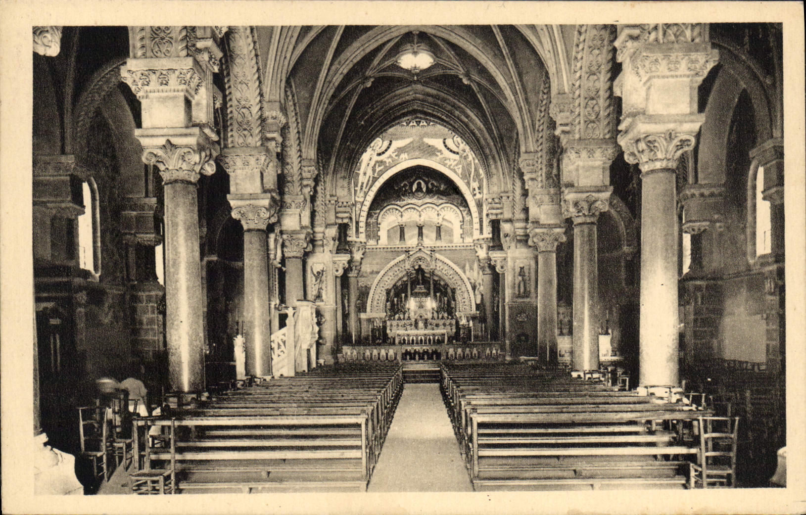 CPA La Louvesc Ardeche Interieur de la Basilique Saint Regis Celebre pelerinage 