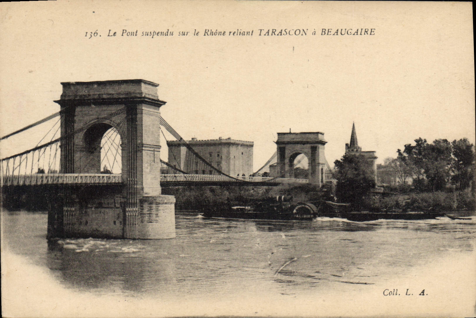CPA Le Pont suspendu sur le Rhone reliant Tarascon a Beaucaire 