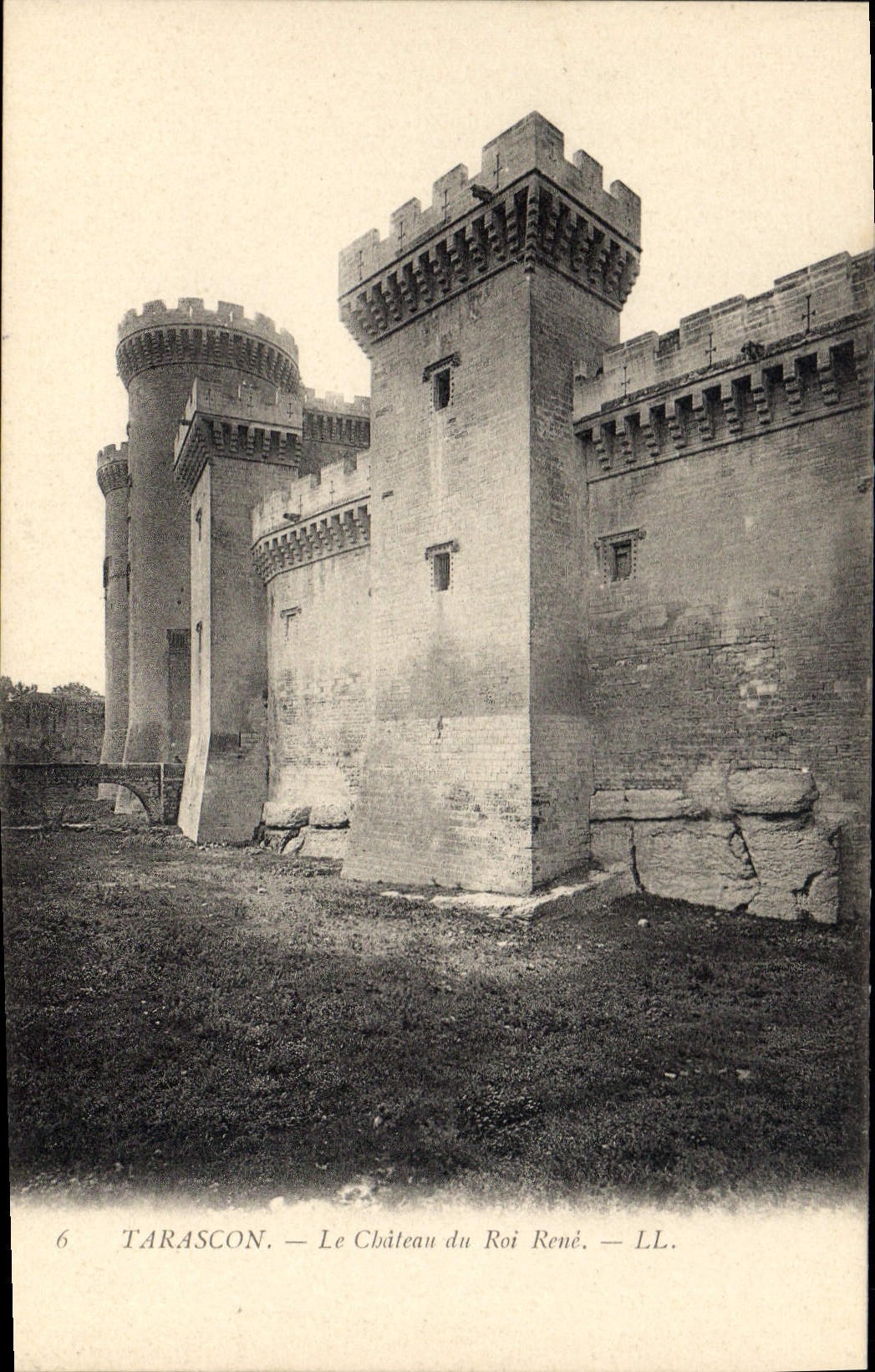 CPA Tarascon Le Chateau du Roi Rene 