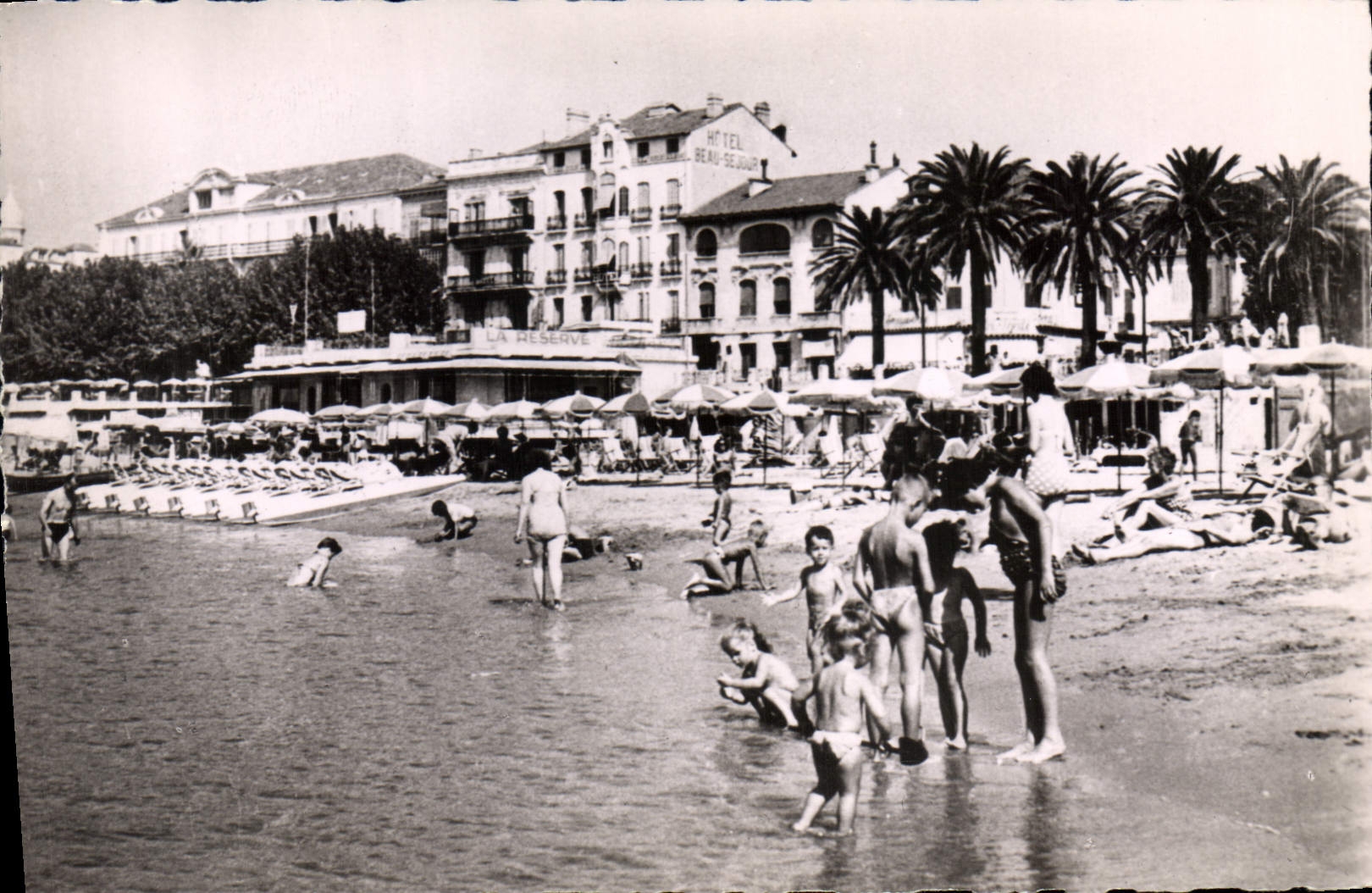 Saint-Raphaël — La Plage — Éditions Glatigny