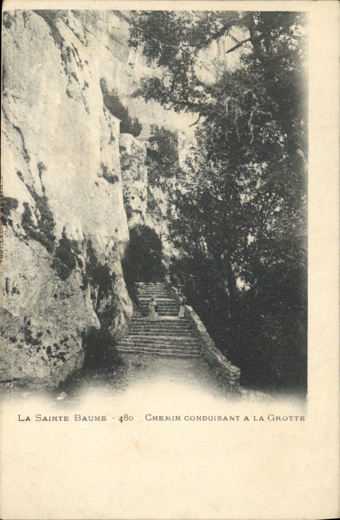 CPA La Sainte Baume Chemin Conduisant a La Grotte 
