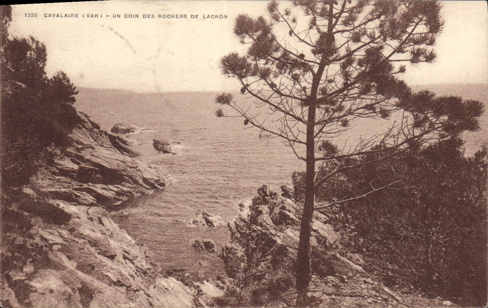 Cavalaire (Var) — Ein Stück der Lacron-Felsen — unbekannter Verlag, Nr. 1235