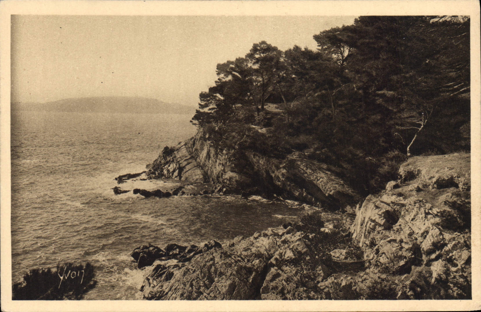 Calanques du Cap Brun — Toulon (Var) — Les Éditions d'Art YVOIT, Paris