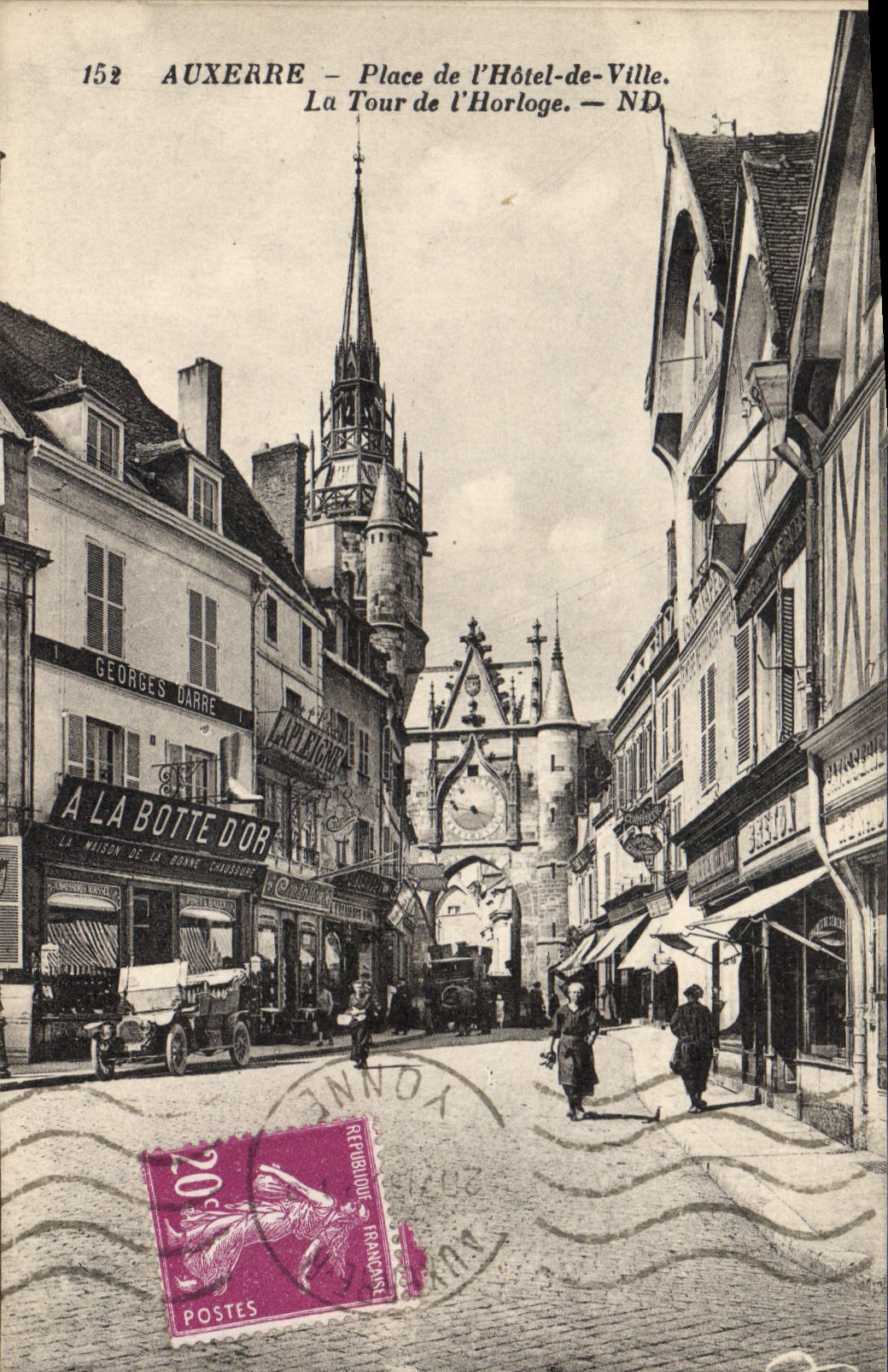 Auxerre — Place de l'Hôtel-de-Ville — La Tour de l'Horloge — Georges Darre