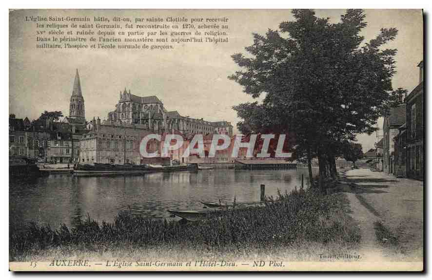 CPA Auxerre L'Eglise Saint Germain et l'Hotel Dieu 
