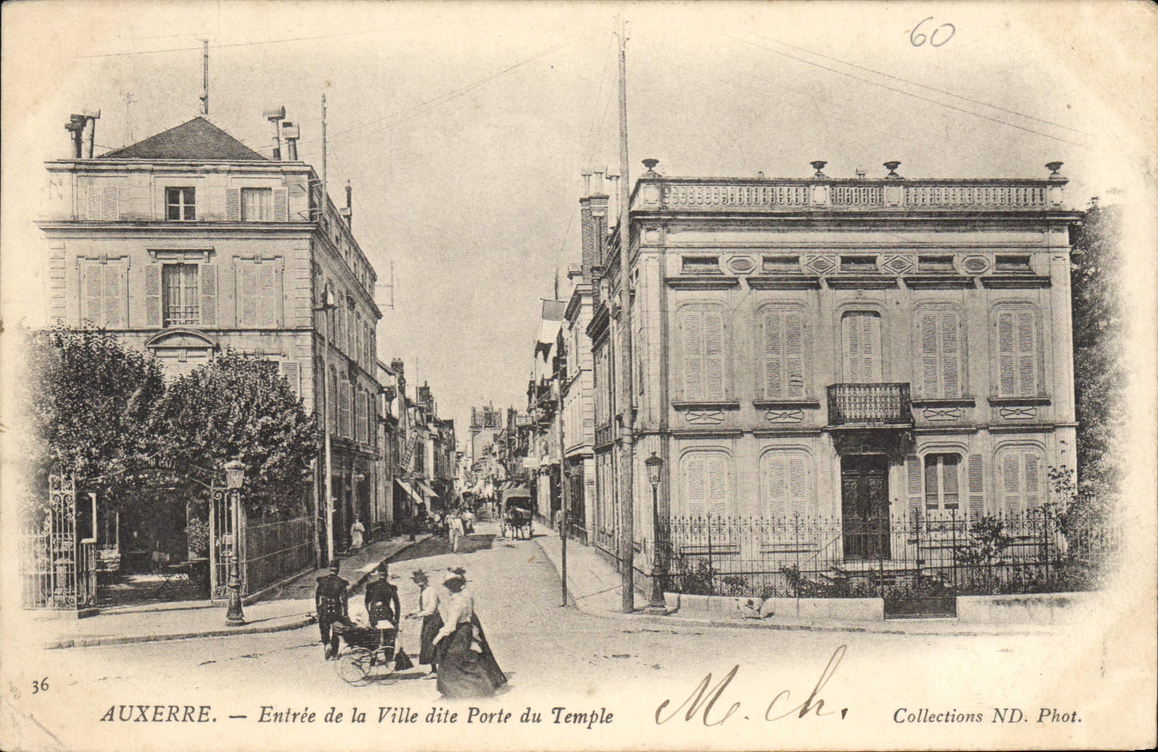 Auxerre — Entrée de la Ville dite Porte du Temple — M. Ch. Collections ND. Phot.