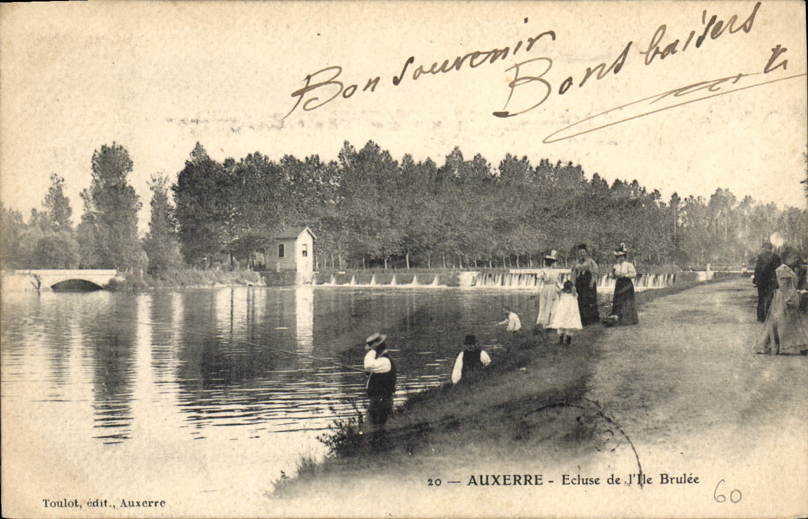 CPA Auxerre Ecluse de l'Ile Brulee Peche Pecheur