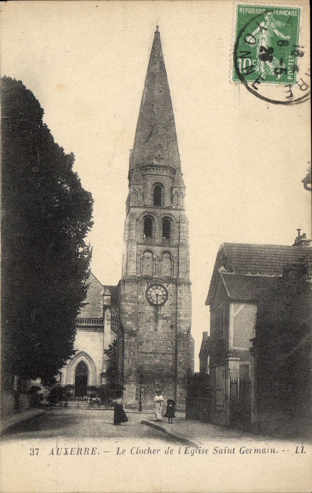 Auxerre — Le Clocher de l'Église Saint Germain — LL