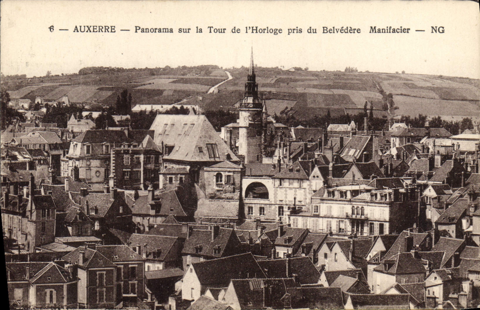 Auxerre — Panorama sur la Tour de l'Horloge pris du Belvédère — Manifacier — NG
