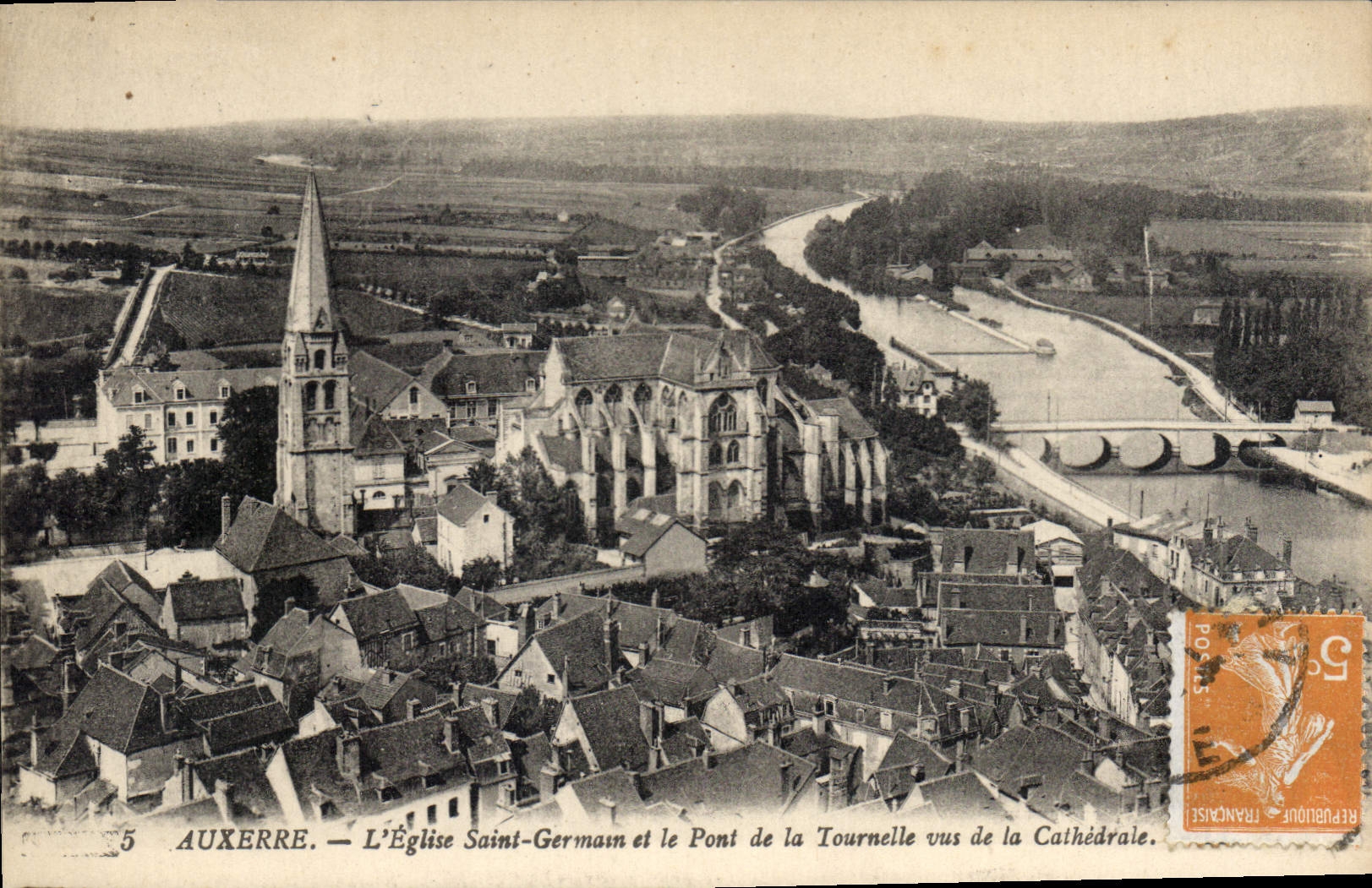 Auxerre — L'Église Saint-Germain et le Pont de la Tournelle vus de la Cathédrale — éditeur République Française, n°5