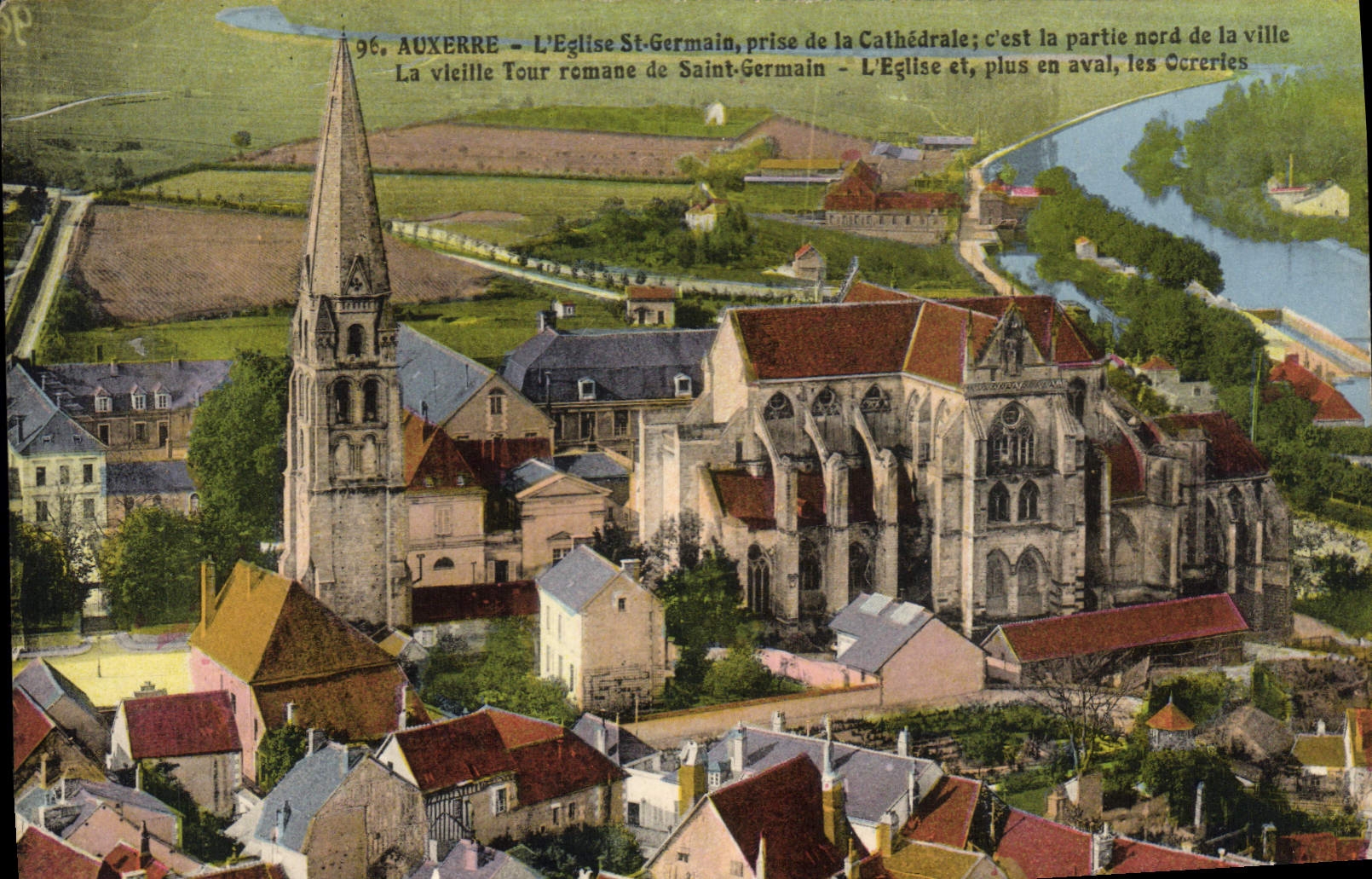 Auxerre — L'Église Saint-Germain, prise de la Cathédrale ; c'est la partie nord de la ville, la vieille tour romane de Saint-Germain, l'église et, plus en aval, les Ocerries