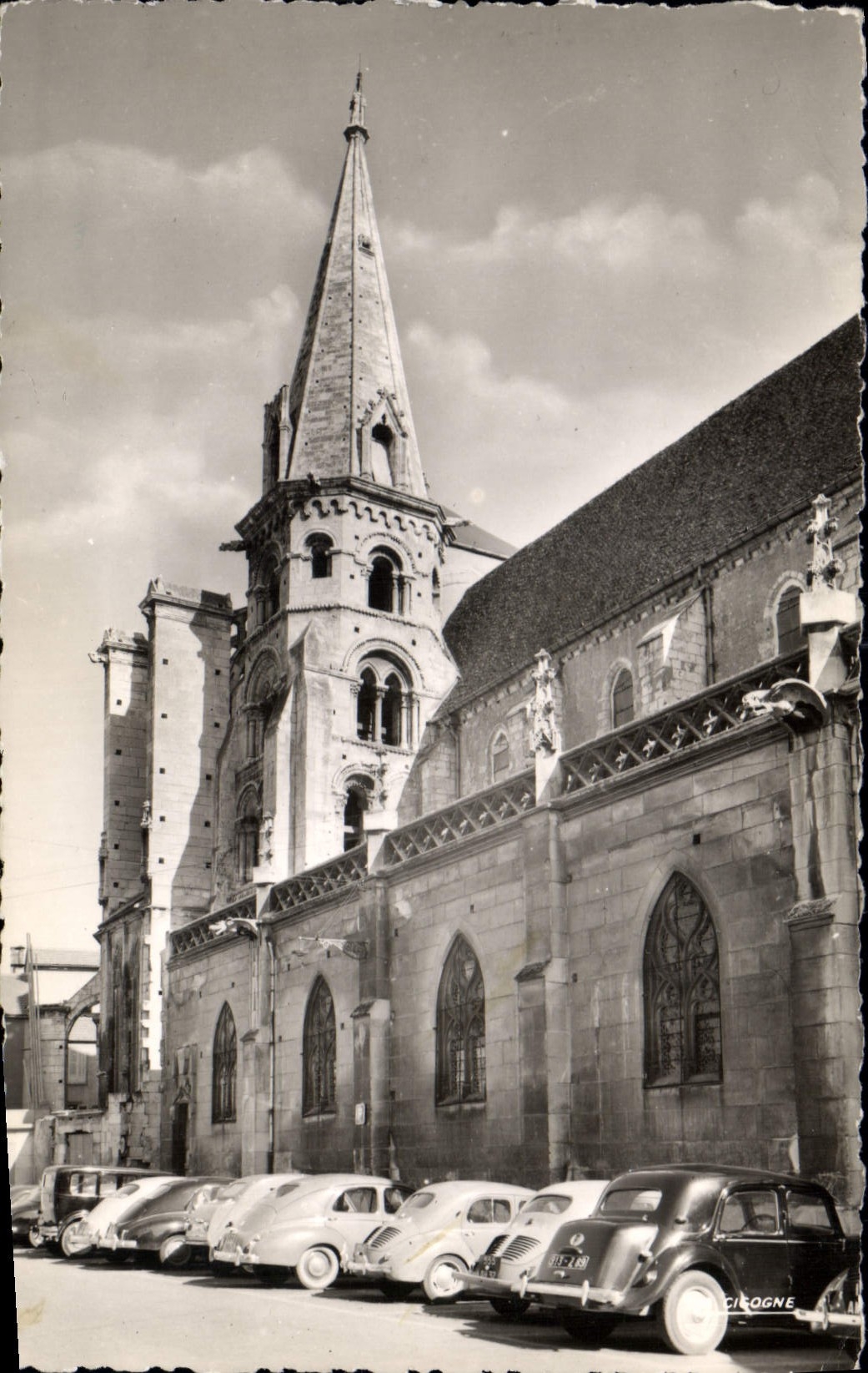 Église Saint-Eusèbe d'Auxerre — vue de la façade et du clocher — Édit. La Cigogne, n° 89.024.62