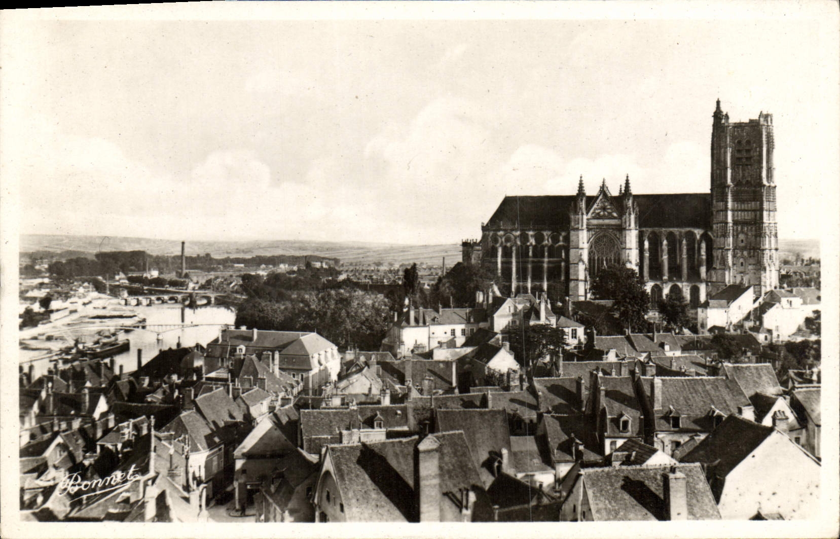 Auxerre — Vue générale prise du clocher Saint-Germain — Bonnet