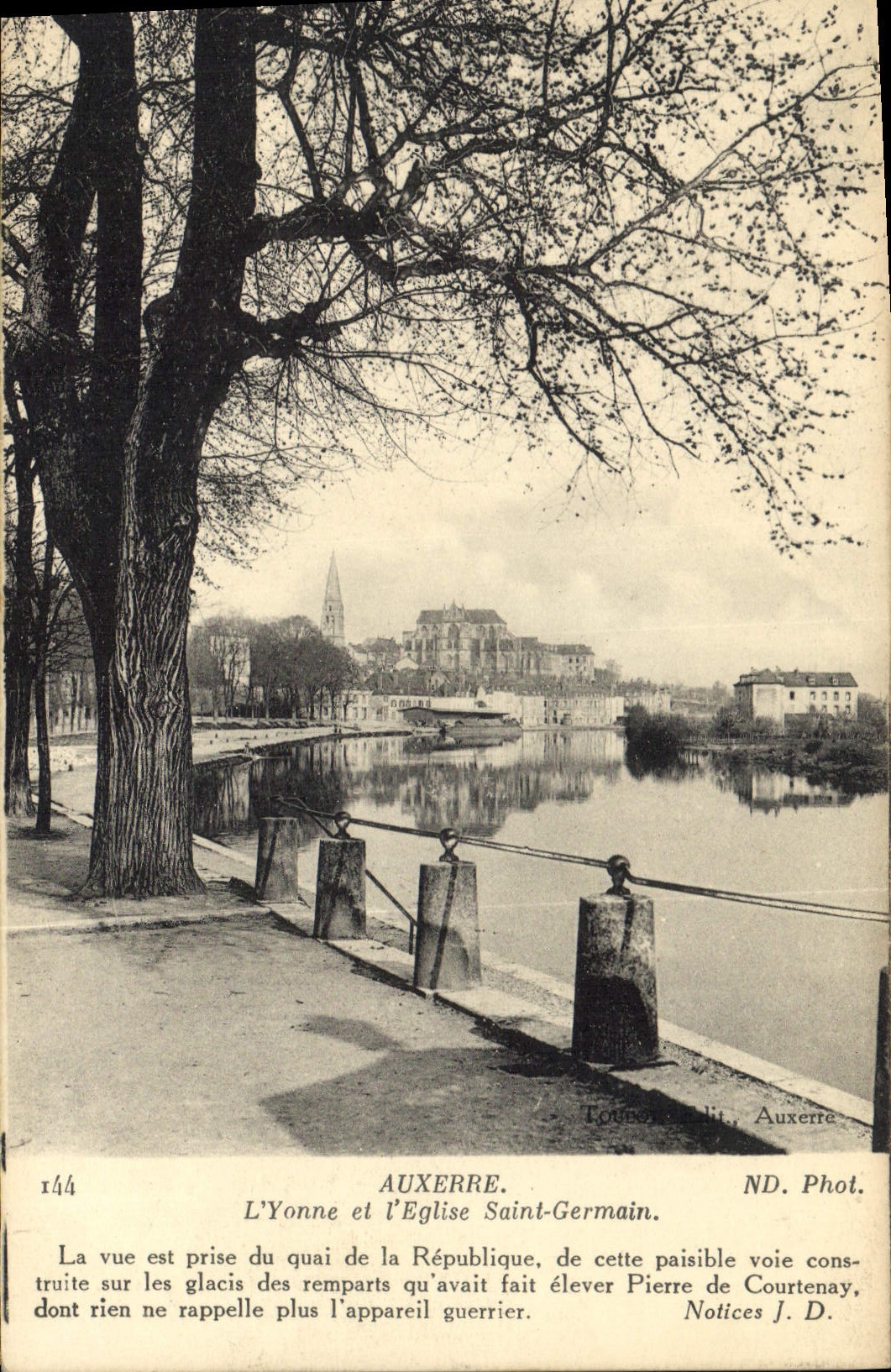 Auxerre. L'Yonne et l'Église Saint-Germain — vue prise du quai de la République, éditeur ND Phot., n° 144