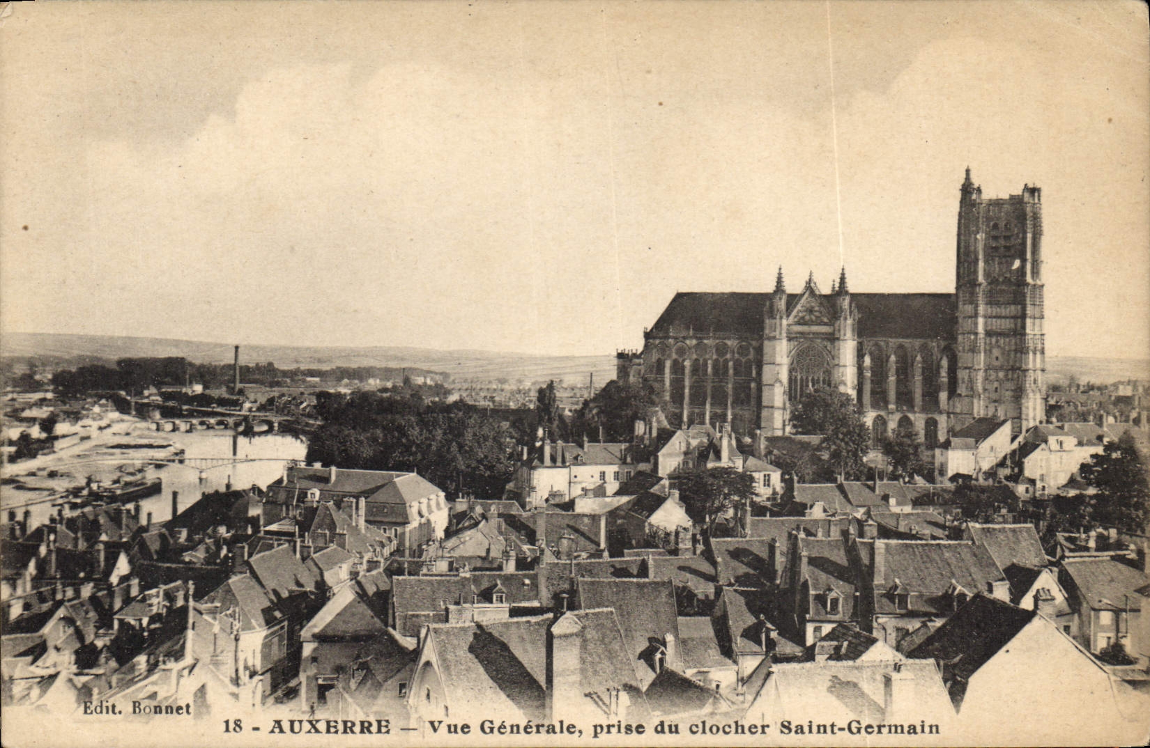 Auxerre — Vue Générale, prise du clocher Saint-Germain — Edit. Bonnet, n°18