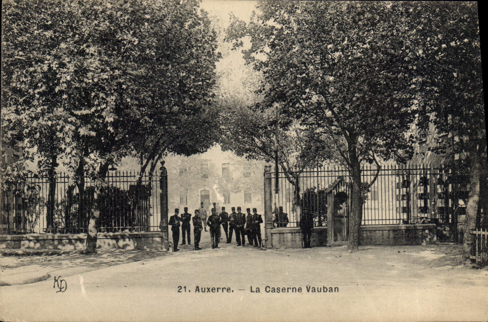 Auxerre — La Caserne Vauban — éditeur KD, n°21