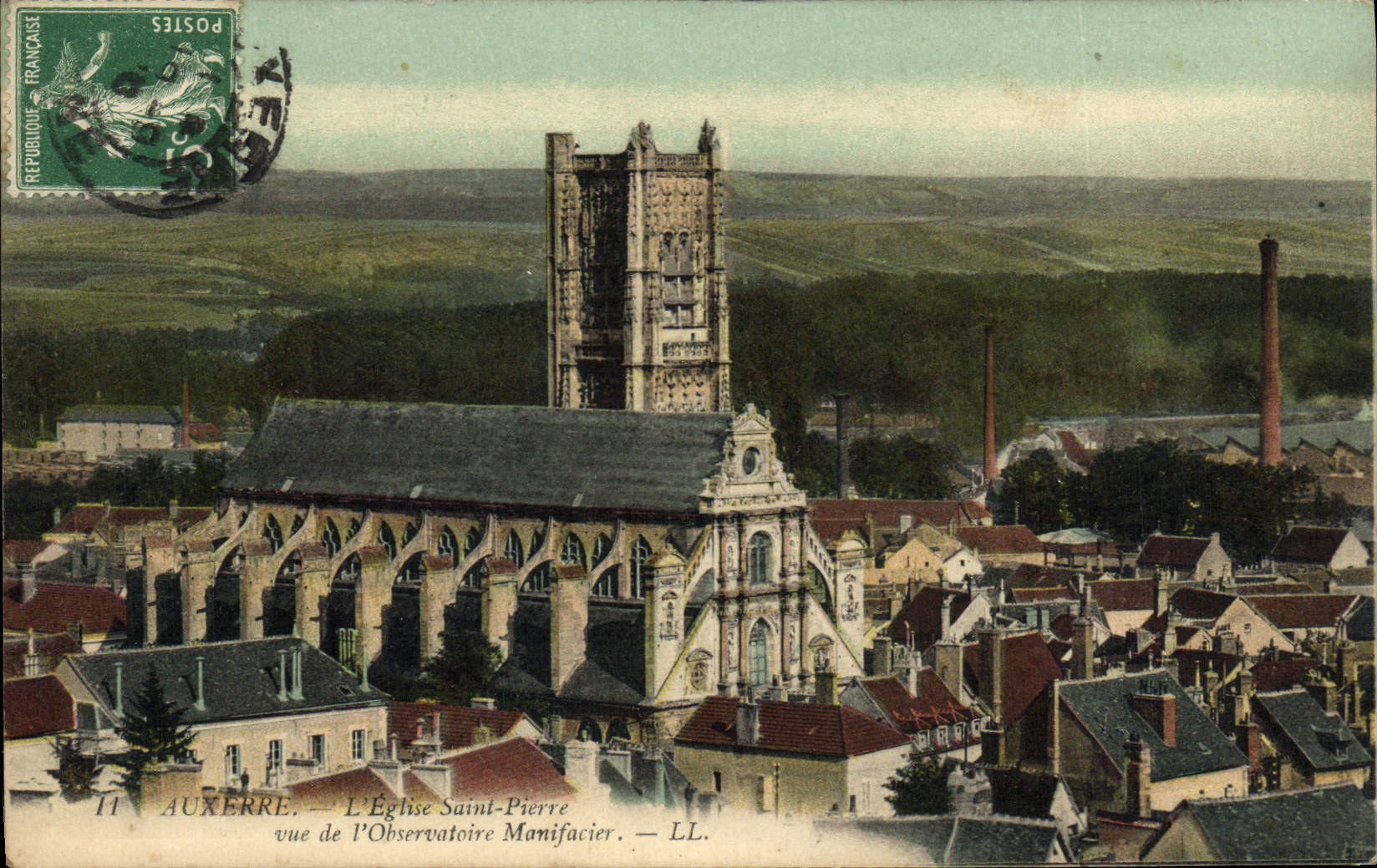 Auxerre — L'Église Saint-Pierre vue de l'Observatoire Manifacier — LL.