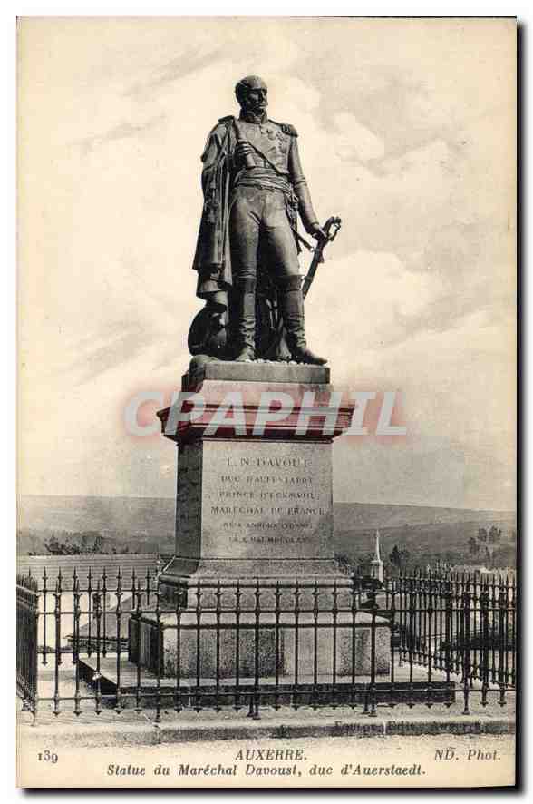 Auxerre — Statue du Maréchal Davoust, duc d'Auerstaedt — ND. Phot.