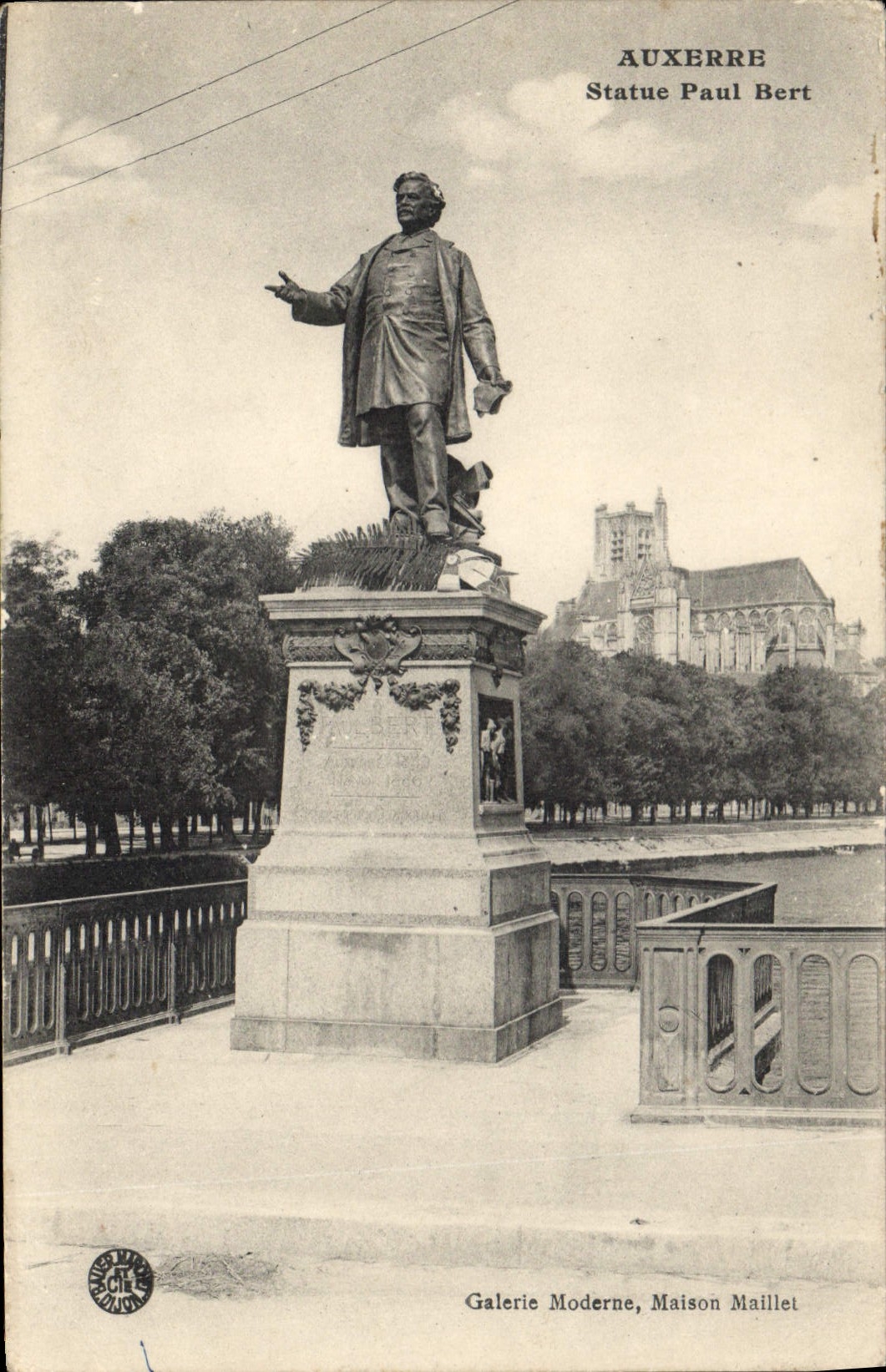 Auxerre — Statue Paul Bert — Galerie Moderne, Maison Mailliet