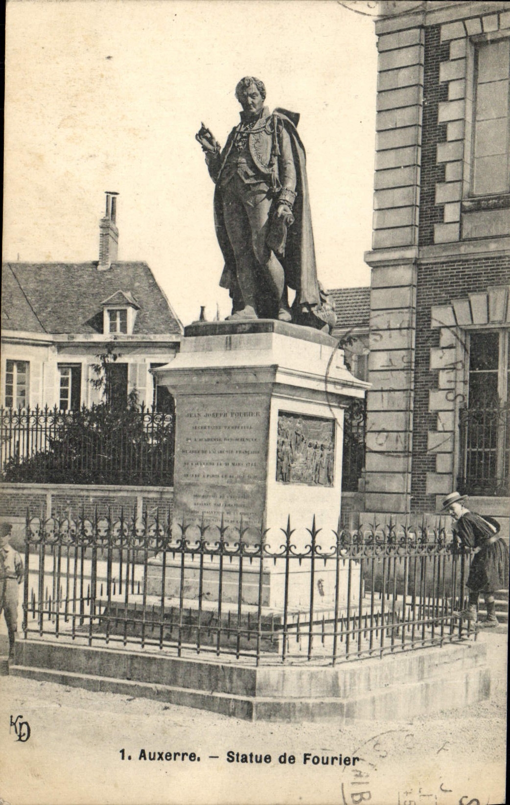Auxerre — Statue de Fourier — Éditeur KD, n°1