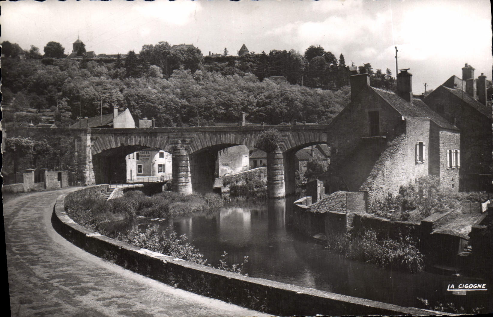 Pont de Pierre à Cousin-le-Pont — Vallée du Cousin — Éditions Véritable
