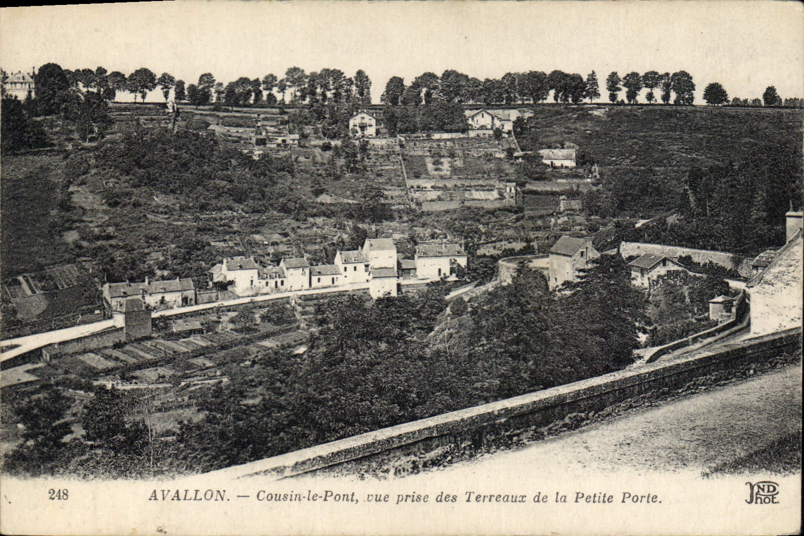 Avallon — Vue prise des Terreaux de la Petite Porte — JND HOT, n°248