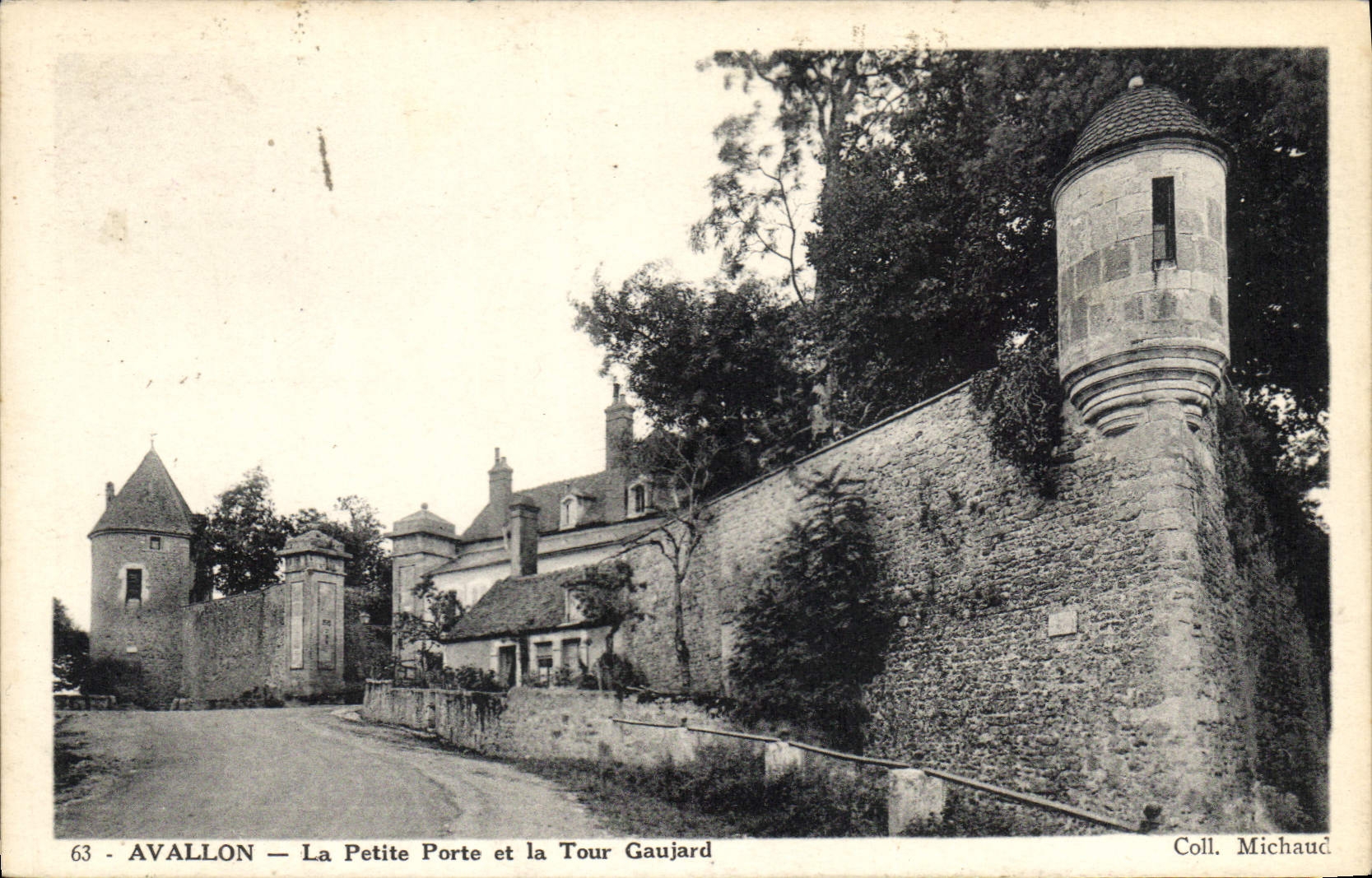 Avallon — La Petite Porte et la Tour Gaujard — Coll. Michauc
